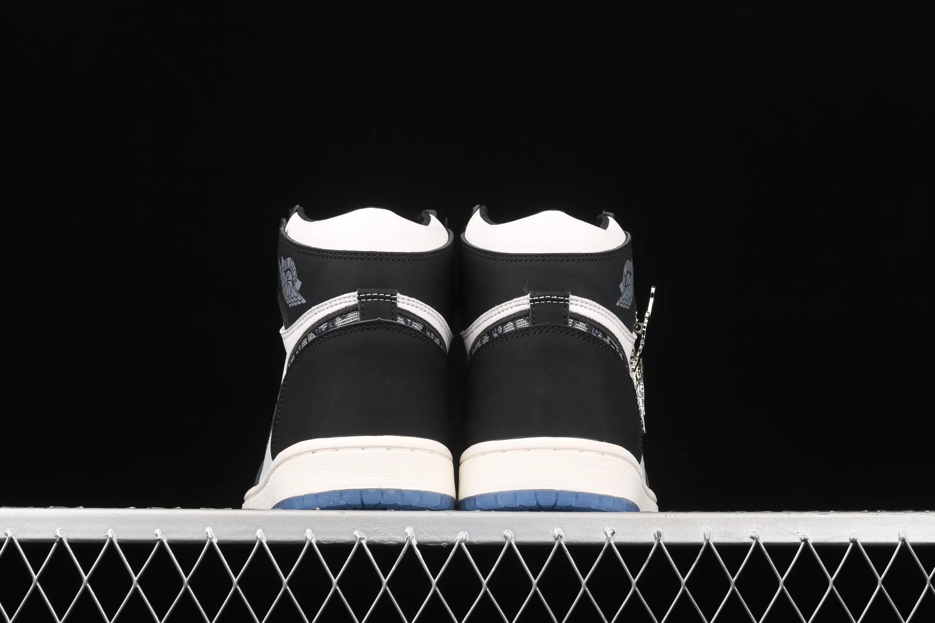 All categories Air Jordan Jordan series basketball shoes Air Jordan 1 High Z version Dr x Air Jordan 1 High AJ1 Joe 1 Dior joint black and white high top CN8607-001